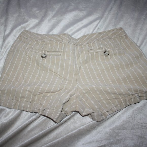 ☀️ Old Navy Khaki Pinstripe Shorts – Size 4 Linen-Cotton Blend · Classic Fit · - Picture 5 of 5